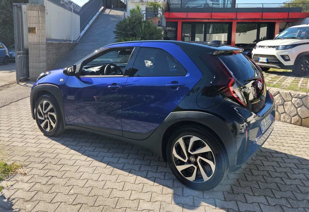 Toyota AYGO X TREND 1000 cc
