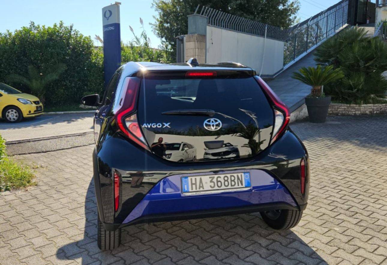 Toyota AYGO X TREND 1000 cc