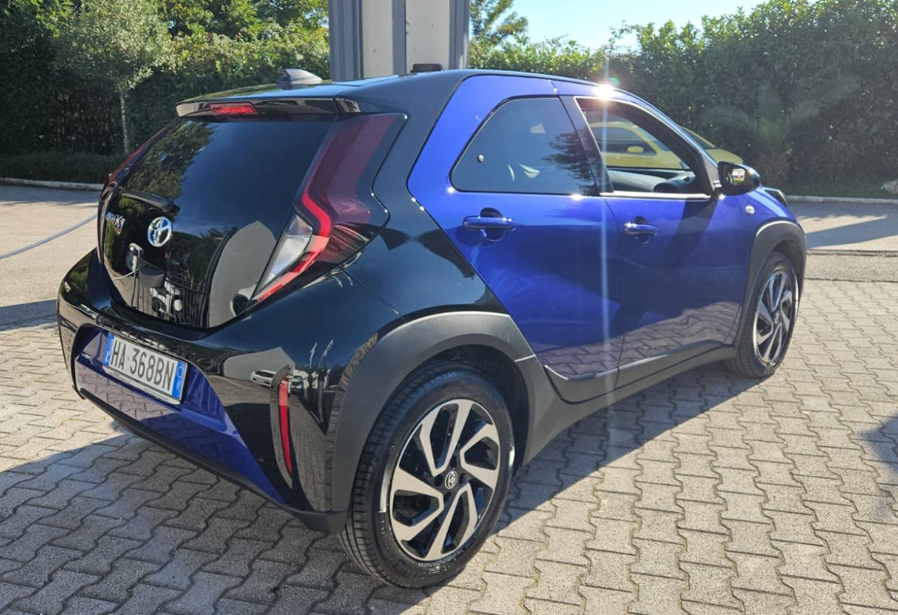Toyota AYGO X TREND 1000 cc