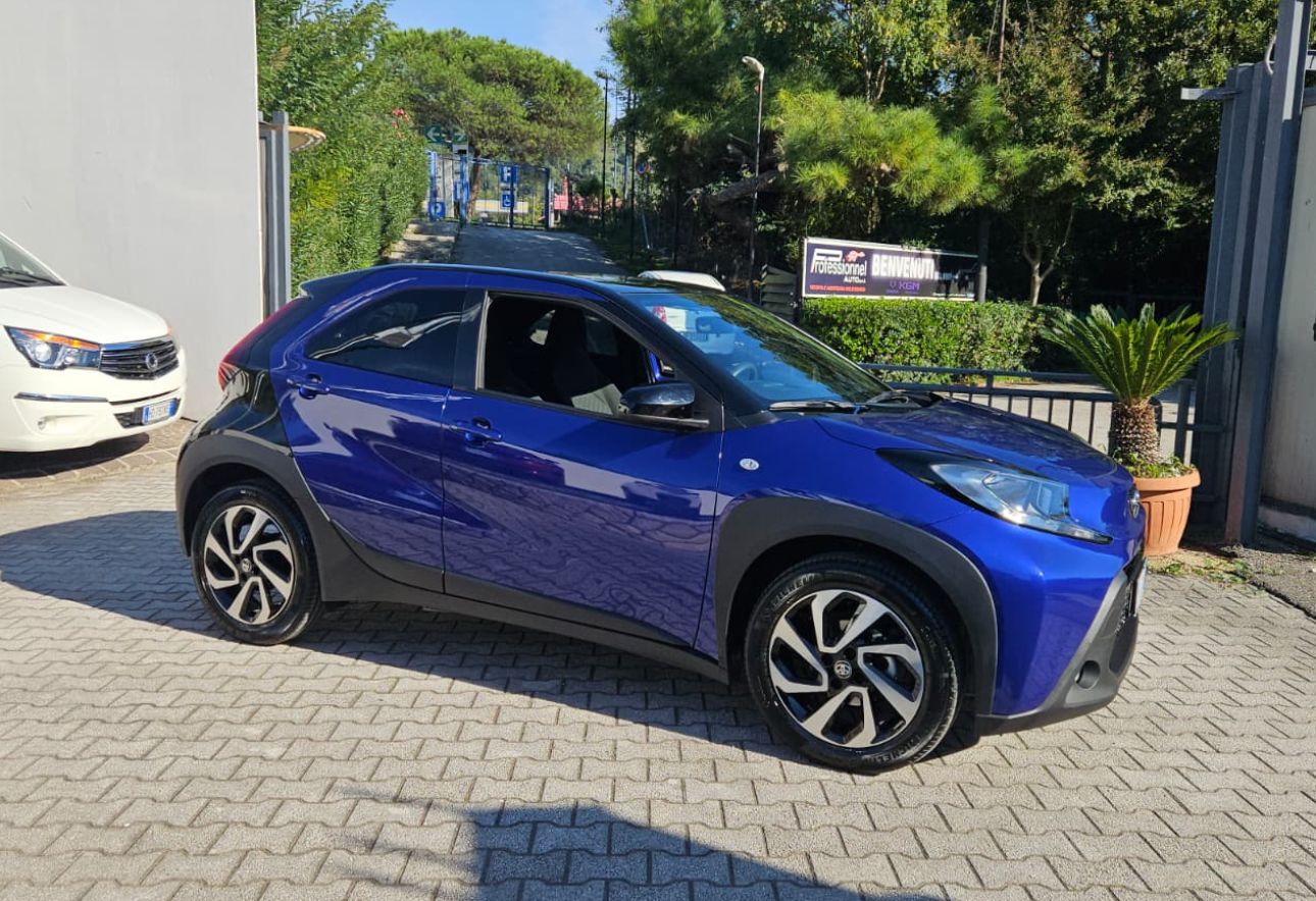 Toyota AYGO X TREND 1000 cc