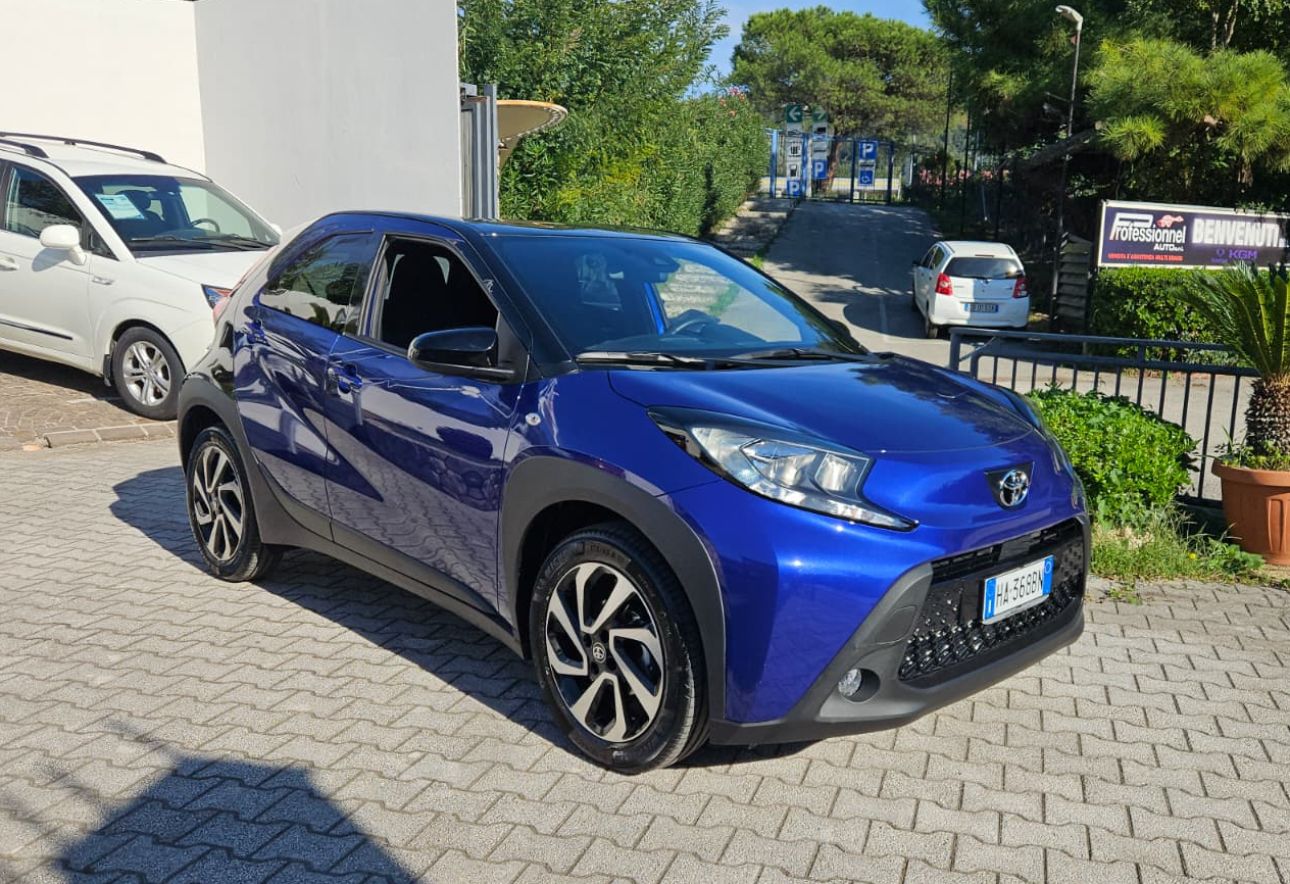 Toyota AYGO X TREND 1000 cc